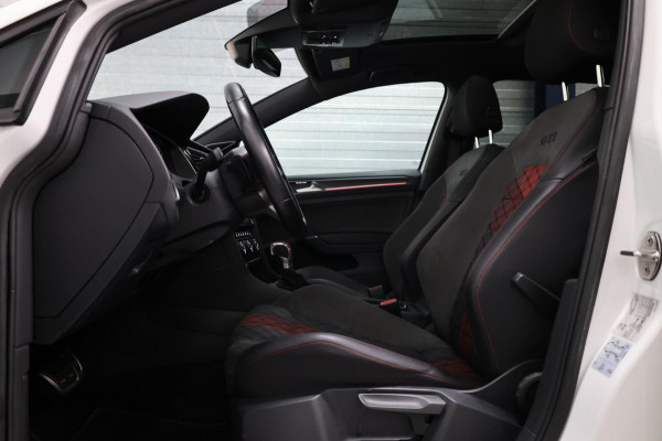 Volkswagen Golf 2.0 TSI GTI TCR 290+PK AKRAPOVIC/VIRTUAL/PANO/ALCANTARA+S.VERWARMING/LMV 19'/LINE/ACC/ECC/12 MND GARANTIE!