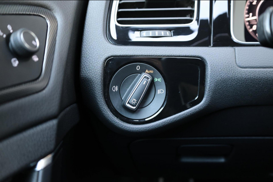 Volkswagen Golf 2.0 TSI GTI TCR 290+PK AKRAPOVIC/VIRTUAL/PANO/ALCANTARA+S.VERWARMING/LMV 19'/LINE/ACC/ECC/12 MND GARANTIE!