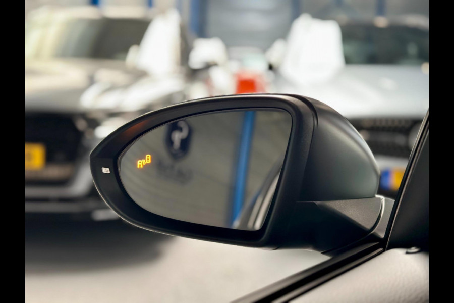 Volkswagen Golf 2.0 TSI GTI TCR 290+PK AKRAPOVIC/VIRTUAL/PANO/ALCANTARA+S.VERWARMING/LMV 19'/LINE/ACC/ECC/12 MND GARANTIE!