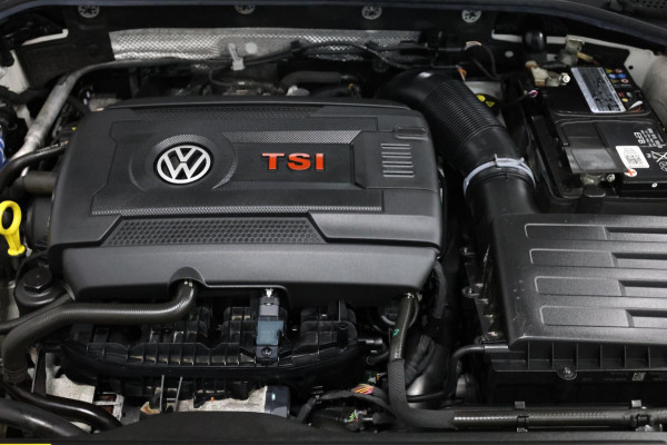Volkswagen Golf 2.0 TSI GTI TCR 290+PK AKRAPOVIC/VIRTUAL/PANO/ALCANTARA+S.VERWARMING/LMV 19'/LINE/ACC/ECC/12 MND GARANTIE!