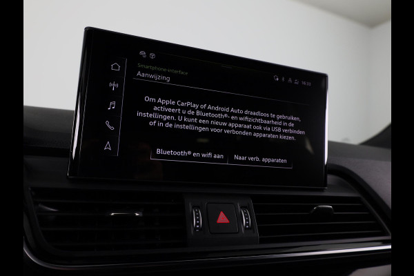 Audi Q5 50 TFSI e S edition Competition 299 pk S-tronic | Verlengde garantie | Navigatie | Panoramadak | Parkeersensoren (Park assist) | Rondomzicht camera | Luchtvering |