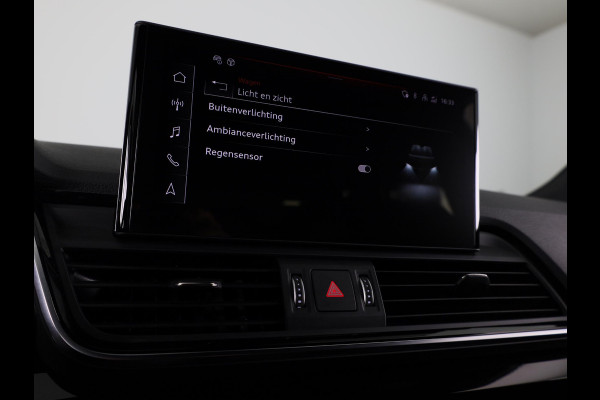 Audi Q5 50 TFSI e S edition Competition 299 pk S-tronic | Verlengde garantie | Navigatie | Panoramadak | Parkeersensoren (Park assist) | Rondomzicht camera | Luchtvering |