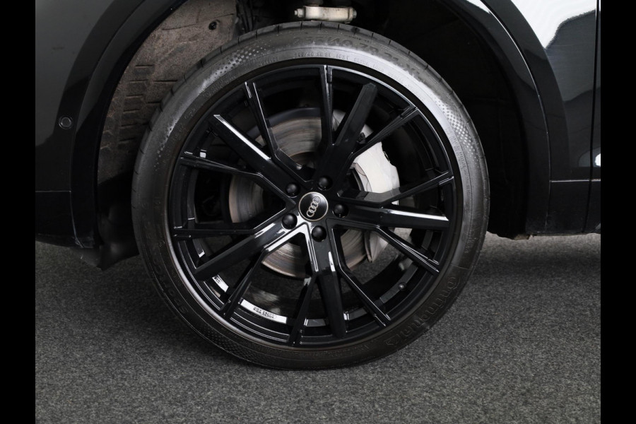 Audi Q5 50 TFSI e S edition Competition 299 pk S-tronic | Verlengde garantie | Navigatie | Panoramadak | Parkeersensoren (Park assist) | Rondomzicht camera | Luchtvering |