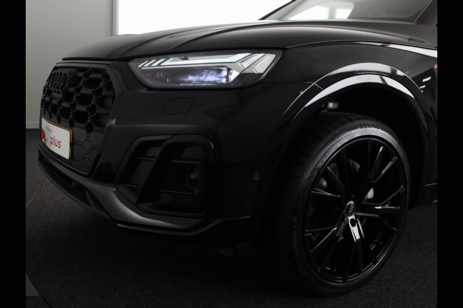 Audi Q5 50 TFSI e S edition Competition 299 pk S-tronic | Verlengde garantie | Navigatie | Panoramadak | Parkeersensoren (Park assist) | Rondomzicht camera | Luchtvering |