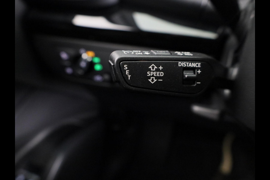 Audi Q5 50 TFSI e S edition Competition 299 pk S-tronic | Verlengde garantie | Navigatie | Panoramadak | Parkeersensoren (Park assist) | Rondomzicht camera | Luchtvering |