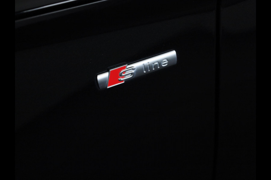 Audi Q5 50 TFSI e S edition Competition 299 pk S-tronic | Verlengde garantie | Navigatie | Panoramadak | Parkeersensoren (Park assist) | Rondomzicht camera | Luchtvering |