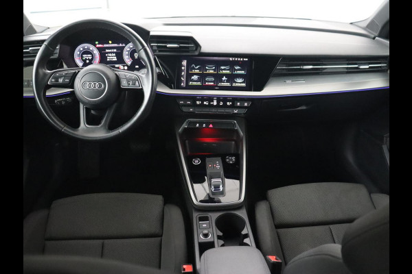 Audi A3 30 TFSI Advanced Edition | Sportstoelen | Carplay | Camera | Navigatie | Full LED | Virtual Cockpit | Climate control | 18'' | Getint glas | Cruise control | Parkeerhulp | Bluetooth | Audi Sound