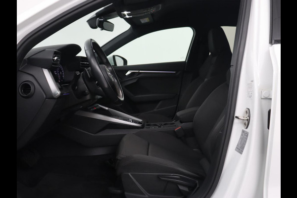 Audi A3 30 TFSI Advanced Edition | Sportstoelen | Carplay | Camera | Navigatie | Full LED | Virtual Cockpit | Climate control | 18'' | Getint glas | Cruise control | Parkeerhulp | Bluetooth | Audi Sound