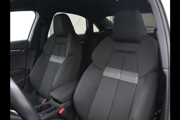 Audi A3 30 TFSI Advanced Edition | Sportstoelen | Carplay | Camera | Navigatie | Full LED | Virtual Cockpit | Climate control | 18'' | Getint glas | Cruise control | Parkeerhulp | Bluetooth | Audi Sound