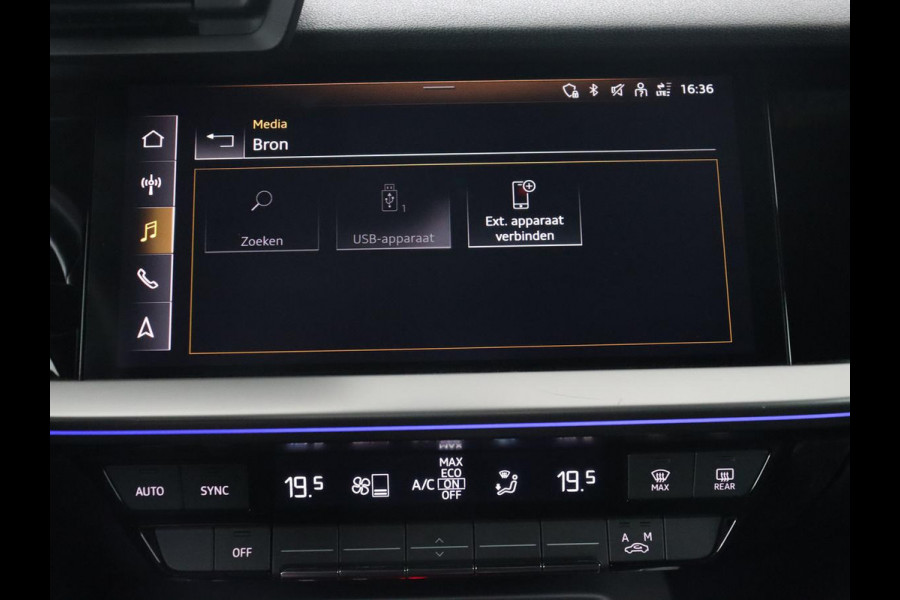 Audi A3 30 TFSI Advanced Edition | Sportstoelen | Carplay | Camera | Navigatie | Full LED | Virtual Cockpit | Climate control | 18'' | Getint glas | Cruise control | Parkeerhulp | Bluetooth | Audi Sound