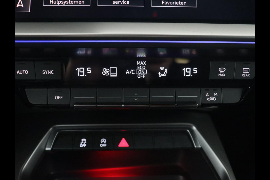 Audi A3 30 TFSI Advanced Edition | Sportstoelen | Carplay | Camera | Navigatie | Full LED | Virtual Cockpit | Climate control | 18'' | Getint glas | Cruise control | Parkeerhulp | Bluetooth | Audi Sound