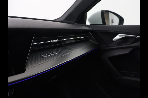 Audi A3 30 TFSI Advanced Edition | Sportstoelen | Carplay | Camera | Navigatie | Full LED | Virtual Cockpit | Climate control | 18'' | Getint glas | Cruise control | Parkeerhulp | Bluetooth | Audi Sound