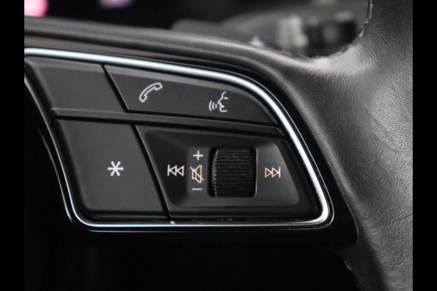 Audi A3 30 TFSI Advanced Edition | Sportstoelen | Carplay | Camera | Navigatie | Full LED | Virtual Cockpit | Climate control | 18'' | Getint glas | Cruise control | Parkeerhulp | Bluetooth | Audi Sound