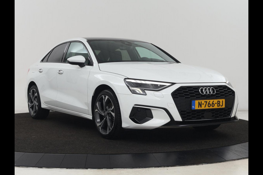 Audi A3 30 TFSI Advanced Edition | Sportstoelen | Carplay | Camera | Navigatie | Full LED | Virtual Cockpit | Climate control | 18'' | Getint glas | Cruise control | Parkeerhulp | Bluetooth | Audi Sound