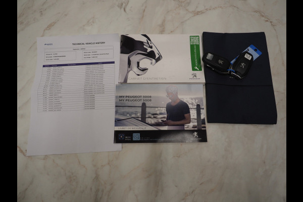 Peugeot 5008 1.2 PureTech 7P. | 360 | Stoelverwarming | PDC | Cruise | Climate | Carplay