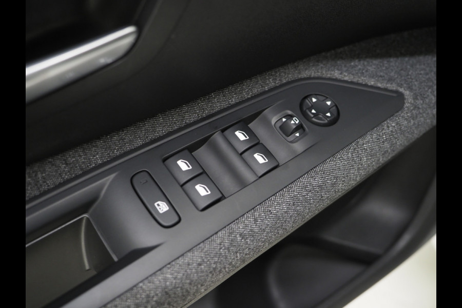Peugeot 5008 1.2 PureTech 7P. | 360 | Stoelverwarming | PDC | Cruise | Climate | Carplay
