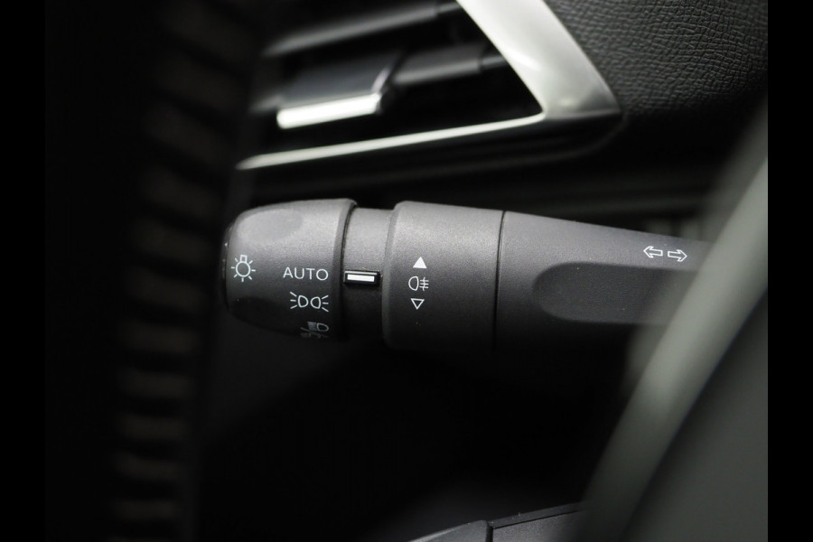 Peugeot 5008 1.2 PureTech 7P. | 360 | Stoelverwarming | PDC | Cruise | Climate | Carplay