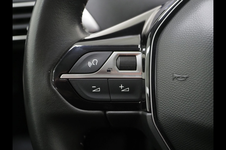 Peugeot 5008 1.2 PureTech 7P. | 360 | Stoelverwarming | PDC | Cruise | Climate | Carplay