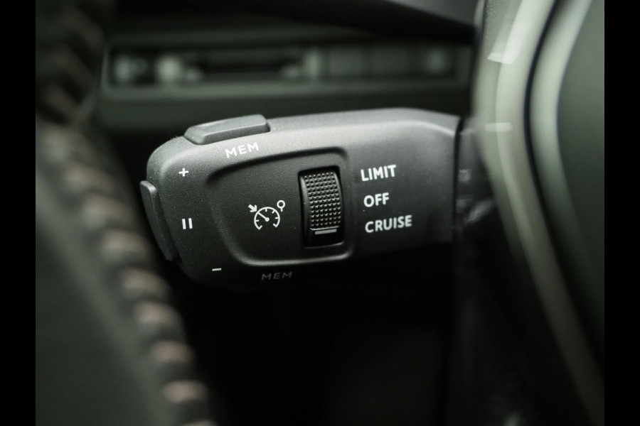 Peugeot 5008 1.2 PureTech 7P. | 360 | Stoelverwarming | PDC | Cruise | Climate | Carplay