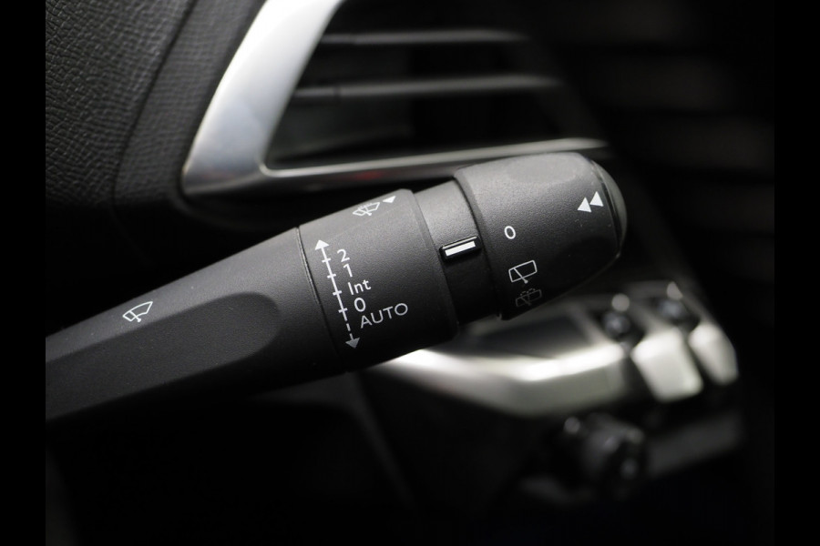 Peugeot 5008 1.2 PureTech 7P. | 360 | Stoelverwarming | PDC | Cruise | Climate | Carplay