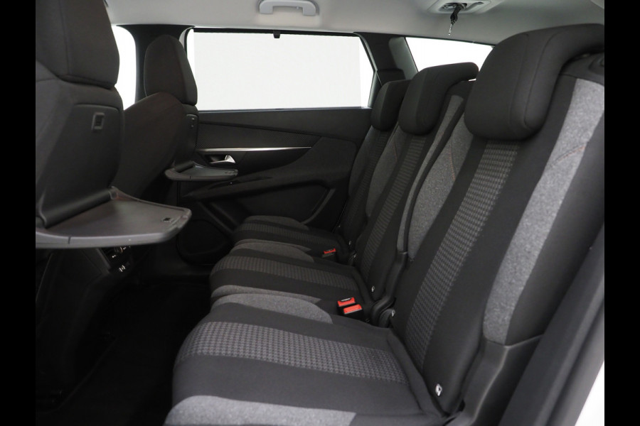 Peugeot 5008 1.2 PureTech 7P. | 360 | Stoelverwarming | PDC | Cruise | Climate | Carplay