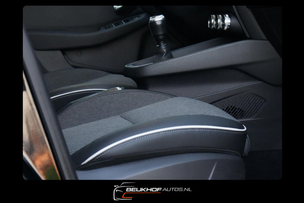 Renault Clio 1.0 TCe Intens Camera Half leer Carplay Navi