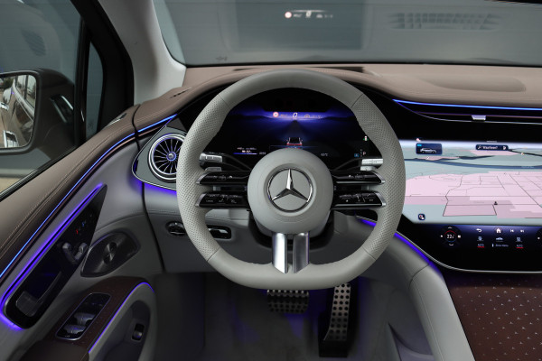 Mercedes-Benz EQS SUV 450 4MATIC AMG Line 118 kWh | Facelift | Hyperscreen | Achterasbesturing | Airmatic | Distronic+ | Massage | Burmester | Trekhaak | Verwarmd Stuurwiel | HUD | Stoelventilatie |