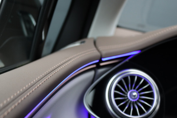 Mercedes-Benz EQS SUV 450 4MATIC AMG Line 118 kWh | Facelift | Hyperscreen | Achterasbesturing | Airmatic | Distronic+ | Massage | Burmester | Trekhaak | Verwarmd Stuurwiel | HUD | Stoelventilatie |
