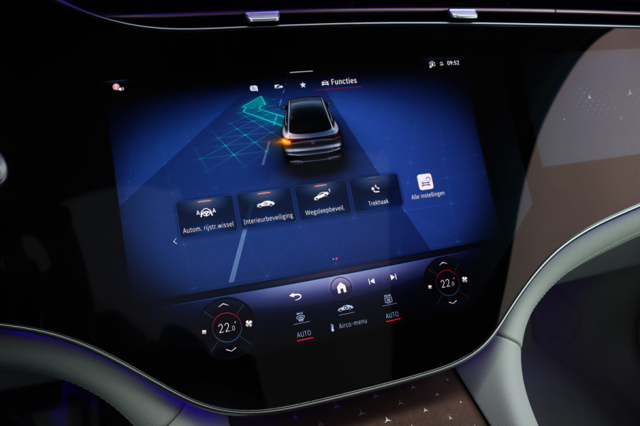 Mercedes-Benz EQS SUV 450 4MATIC AMG Line 118 kWh | Facelift | Hyperscreen | Achterasbesturing | Airmatic | Distronic+ | Massage | Burmester | Trekhaak | Verwarmd Stuurwiel | HUD | Stoelventilatie |