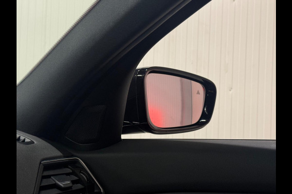 BMW 3 Serie Touring 330e | M-SPORT | PANO | HUD | TREKHAAK | CAMERA | SHADOW LINE