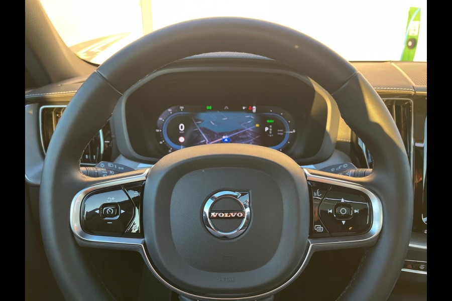 Volvo XC60 2.0 T8 Plug-in hybrid AWD Ultimate Dark | Adaptieve cruise | Panorama dak | Blis | Harman Kardon | Zwenkbare trekhaak |