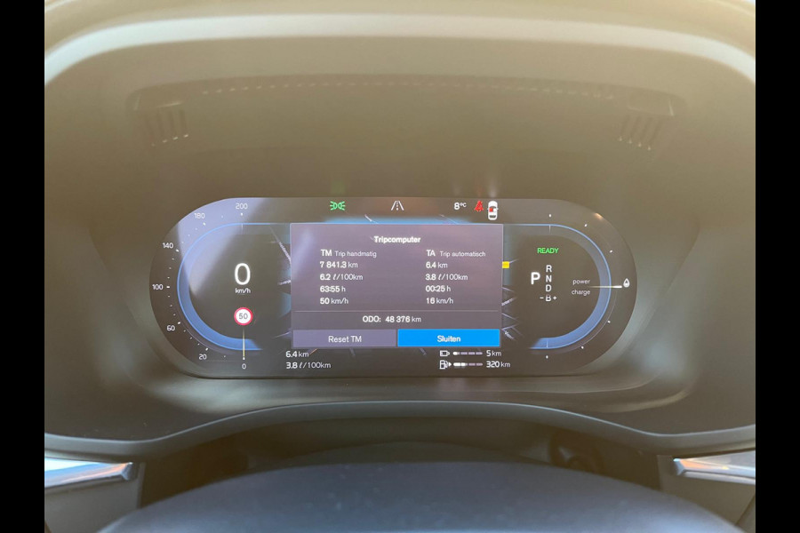 Volvo XC60 2.0 T8 Plug-in hybrid AWD Ultimate Dark | Adaptieve cruise | Panorama dak | Blis | Harman Kardon | Zwenkbare trekhaak |