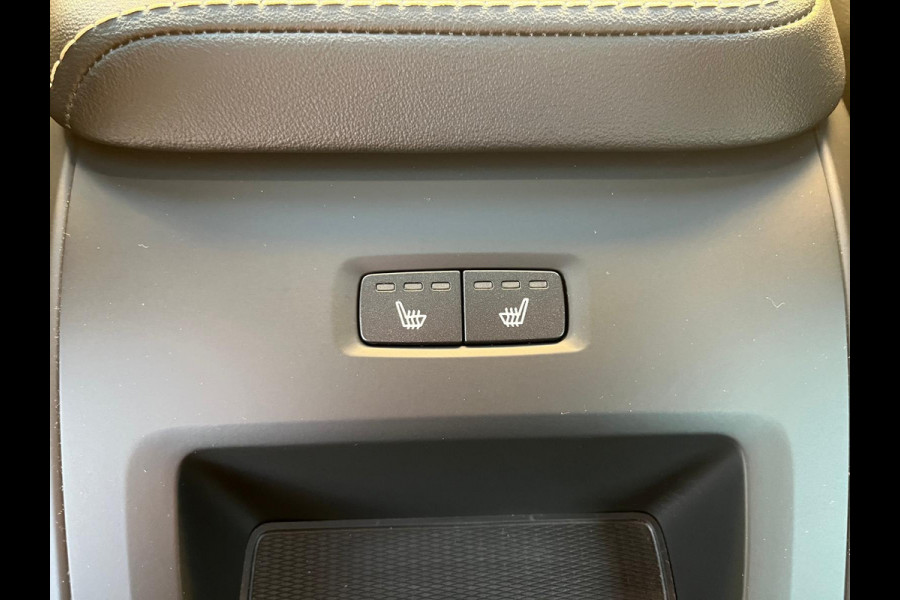 Volvo XC60 2.0 T8 Plug-in hybrid AWD Ultimate Dark | Adaptieve cruise | Panorama dak | Blis | Harman Kardon | Zwenkbare trekhaak |