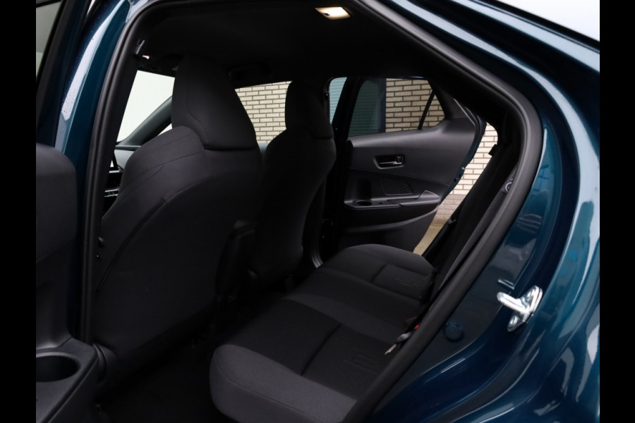 Toyota C-HR 2.0 PHEV 220 Dynamic | Nieuw! | Bi-Tone | Stoel/Stuurwielverwarm