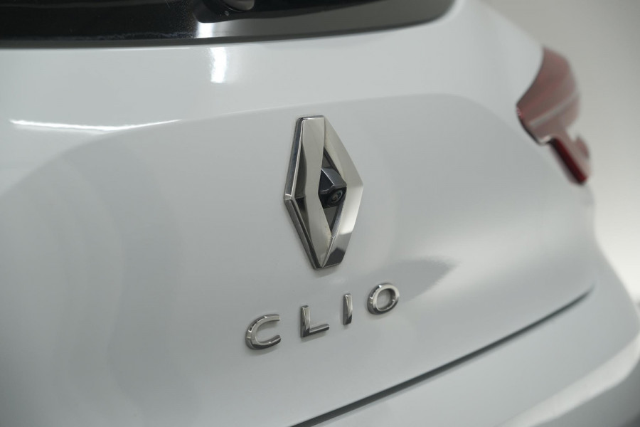 Renault Clio TCe 130 EDC Intens | Rondom Camera | Apple Carplay | Parkeersensoren | Climate Control