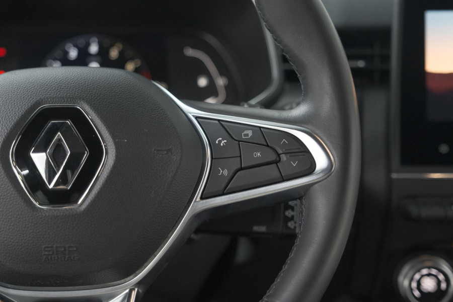 Renault Clio TCe 130 EDC Intens | Rondom Camera | Apple Carplay | Parkeersensoren | Climate Control