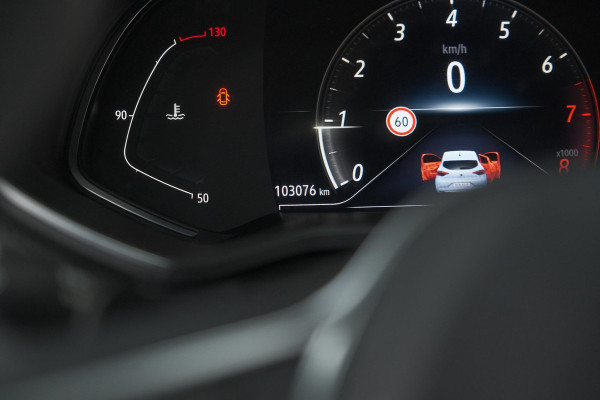 Renault Clio TCe 130 EDC Intens | Rondom Camera | Apple Carplay | Parkeersensoren | Climate Control