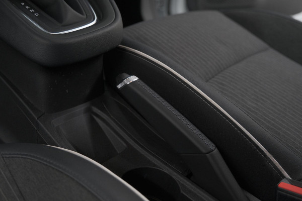 Renault Clio TCe 130 EDC Intens | Rondom Camera | Apple Carplay | Parkeersensoren | Climate Control