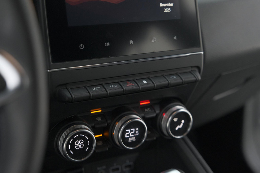 Renault Clio TCe 130 EDC Intens | Rondom Camera | Apple Carplay | Parkeersensoren | Climate Control