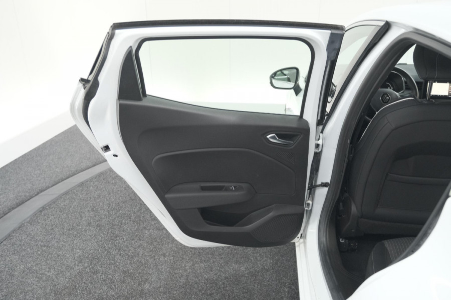 Renault Clio TCe 130 EDC Intens | Rondom Camera | Apple Carplay | Parkeersensoren | Climate Control