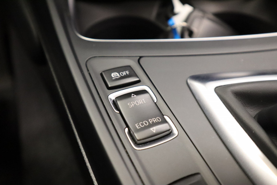 BMW 2 Serie Cabrio 220i High Executive H&K PDC