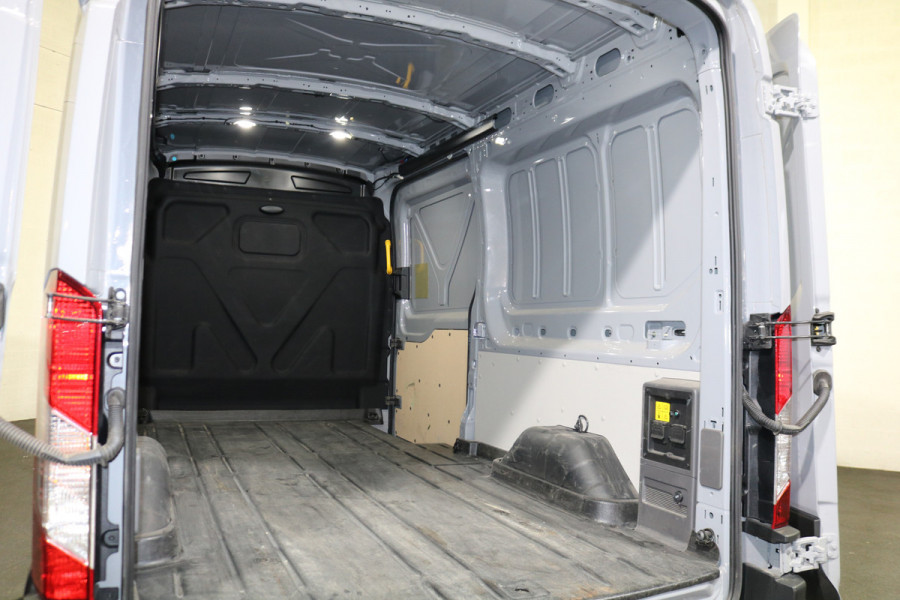 Ford E-Transit 350 L3 H2 Trend 68 kWh Navigatie Adapt. Cruise 360 Camera