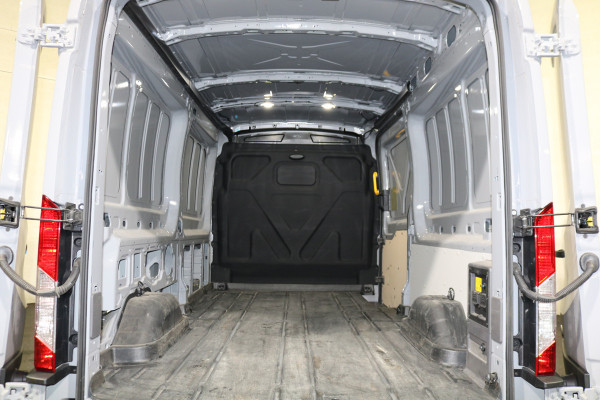 Ford E-Transit 350 L3 H2 Trend 68 kWh Navigatie Adapt. Cruise 360 Camera