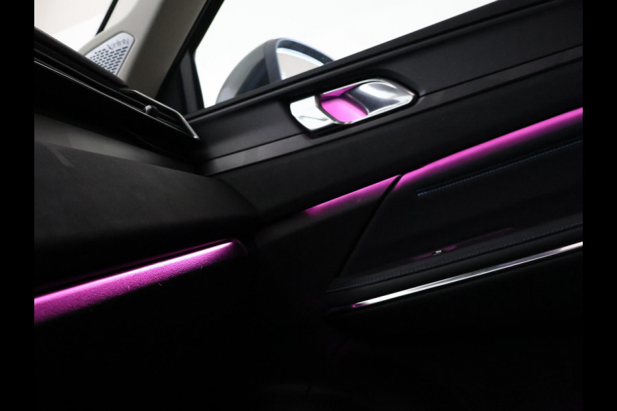 Lynk & Co 01 1.5 HYBRID + PANORAMA | ADAPTIVE CRUISE | STOELVERW. | CAMERA | 20 INCH | CARPLAY