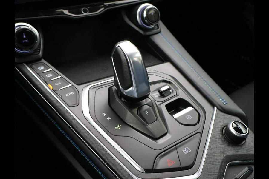 Lynk & Co 01 1.5 HYBRID + PANORAMA | ADAPTIVE CRUISE | STOELVERW. | CAMERA | 20 INCH | CARPLAY