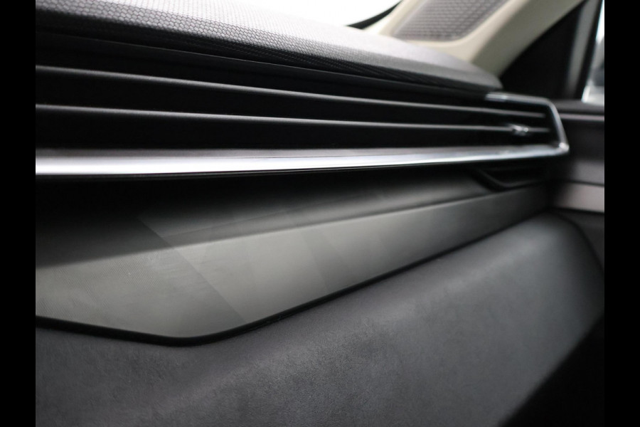 Lynk & Co 01 1.5 HYBRID + PANORAMA | ADAPTIVE CRUISE | STOELVERW. | CAMERA | 20 INCH | CARPLAY