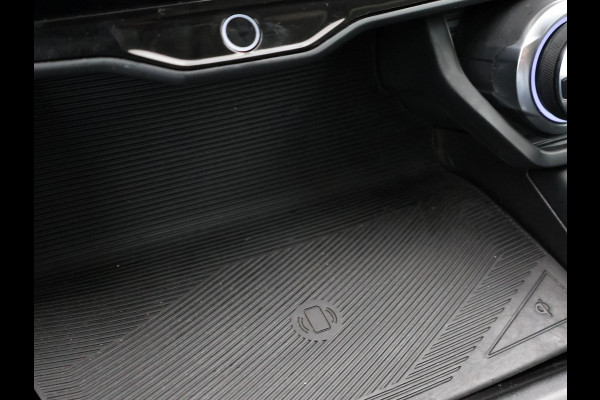 Lynk & Co 01 1.5 HYBRID + PANORAMA | ADAPTIVE CRUISE | STOELVERW. | CAMERA | 20 INCH | CARPLAY