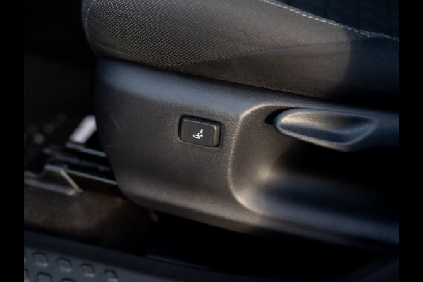 Toyota C-HR 1.8 Hybrid First Edition | JBL | LED koplampen | BSM | Navi | PDC V&A | Prijs Rijklaar!!