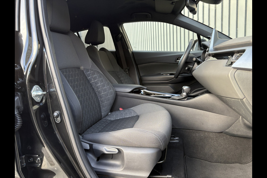 Toyota C-HR 1.8 Hybrid First Edition | JBL | LED koplampen | BSM | Navi | PDC V&A | Prijs Rijklaar!!