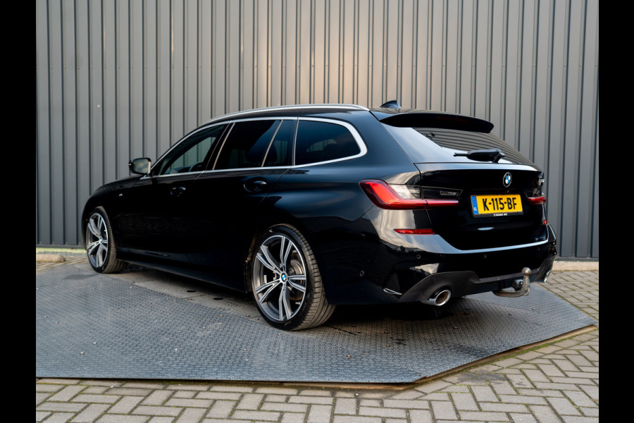 BMW 3-serie 320i High Executive | M-Sport | Laser | Stoelgeheugen | Trekhaak wegkl. | 19'' | Head Up | Camera | Keyless | Prijs Rijklaar!!
